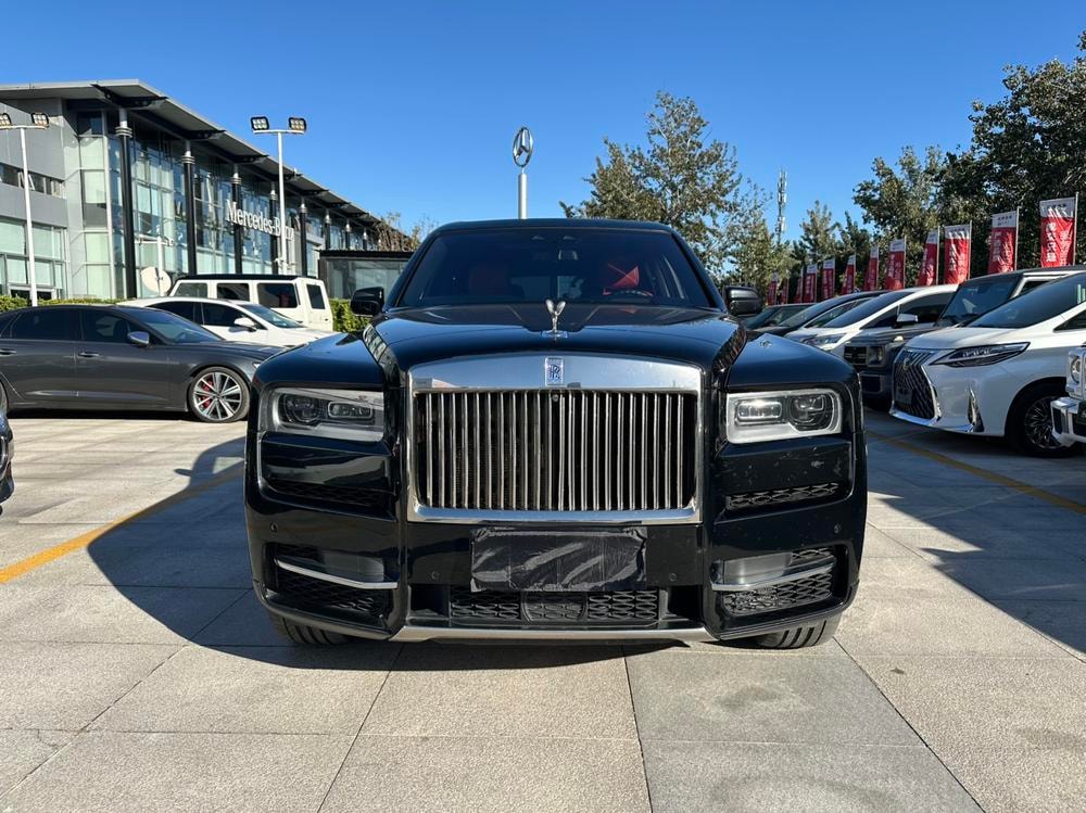 Rolls-Royce Cullinan 2018 — фото автомобиля 1