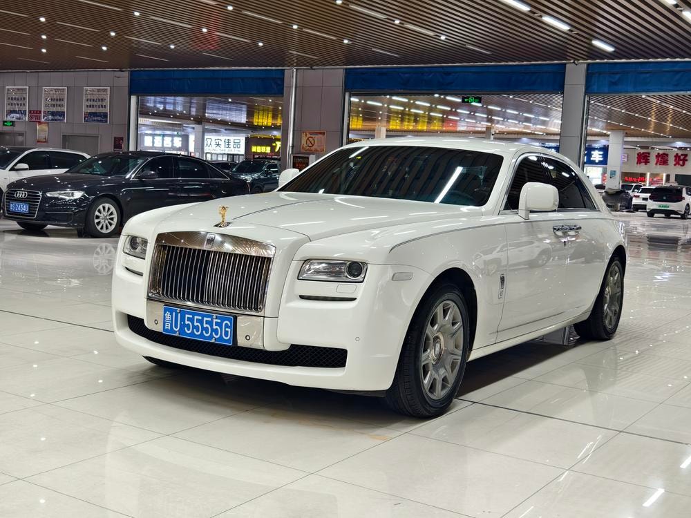 Rolls-Royce Ghost 2010 — фото автомобиля 1