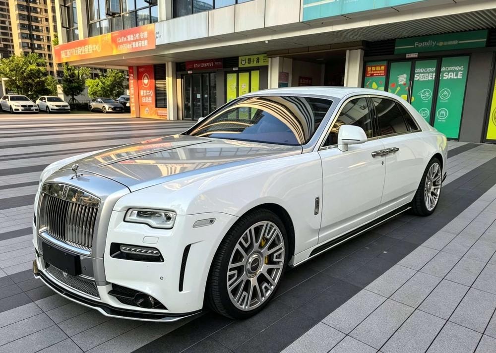 Rolls-Royce Ghost 2014 — фото автомобиля 1