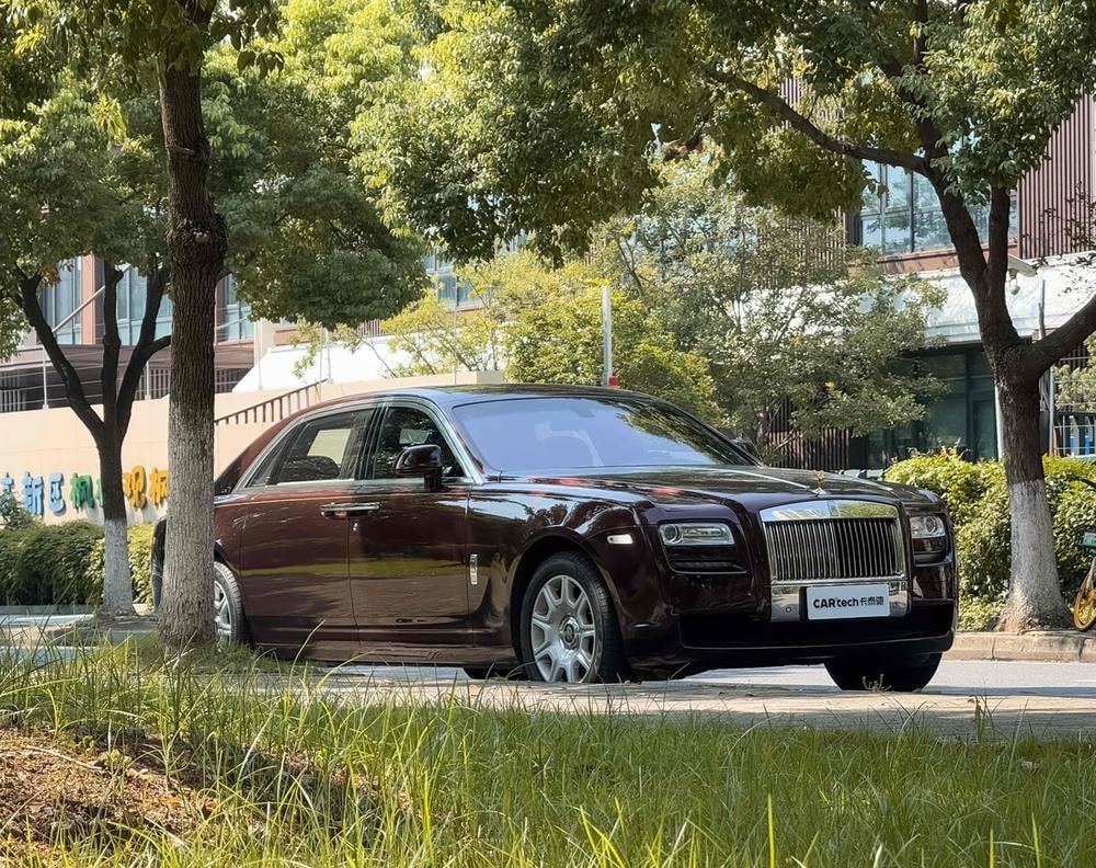 Rolls-Royce Ghost 2014 — фото автомобиля 1