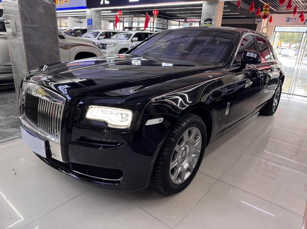 Rolls-Royce Ghost 2018 — фото автомобиля 1