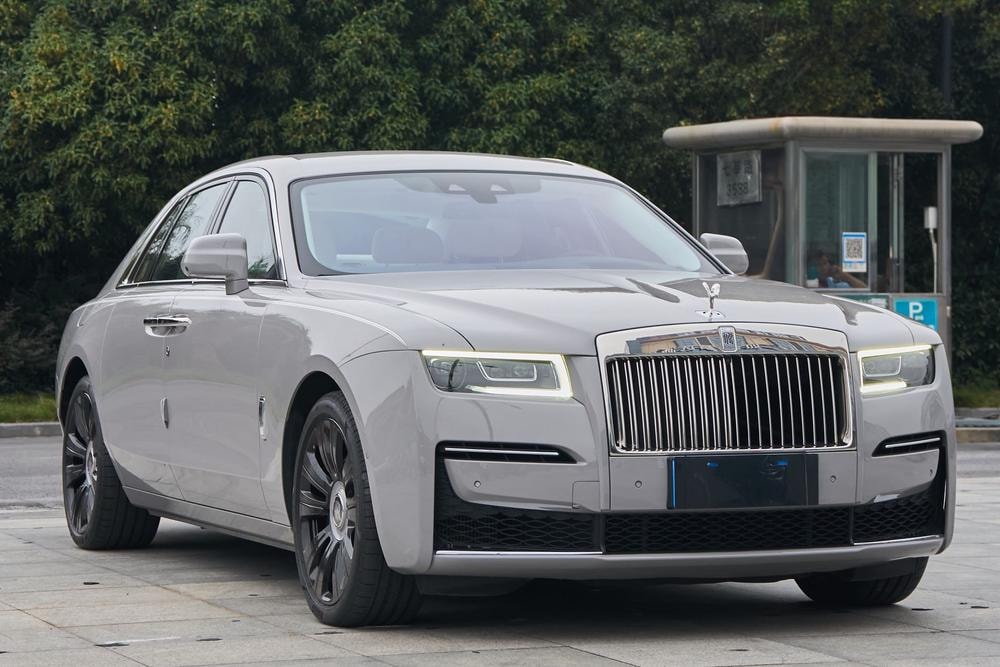 Rolls-Royce Ghost 2021 — фото автомобиля 1