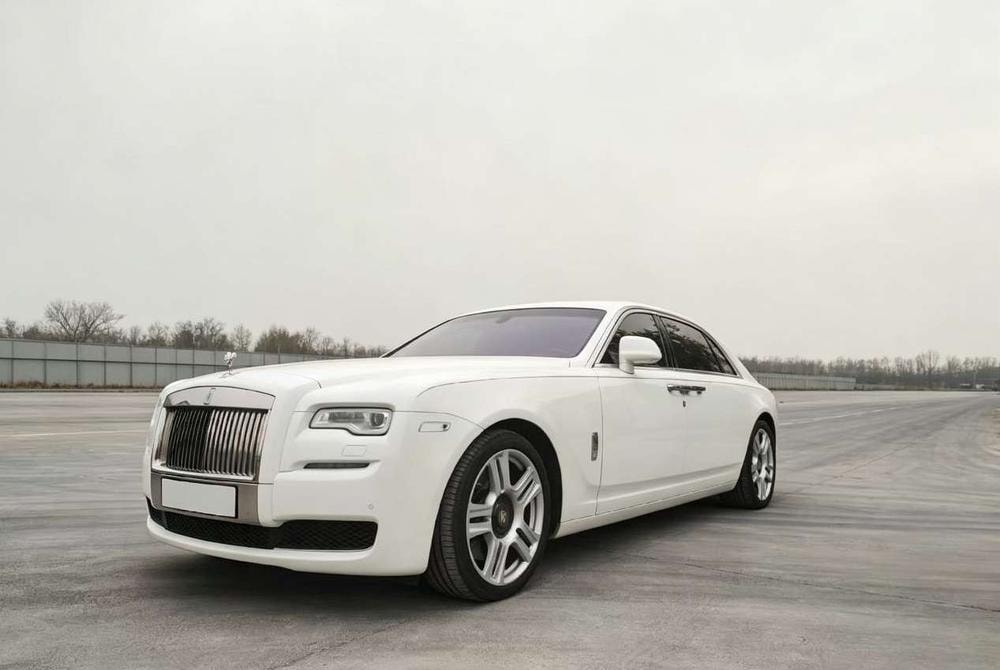 Rolls-Royce Ghost 2010 — фото автомобиля 1