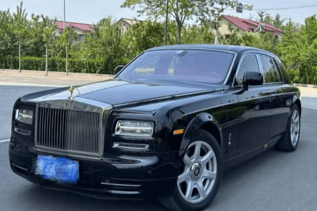 Rolls-Royce Phantom 2013 — фото автомобиля