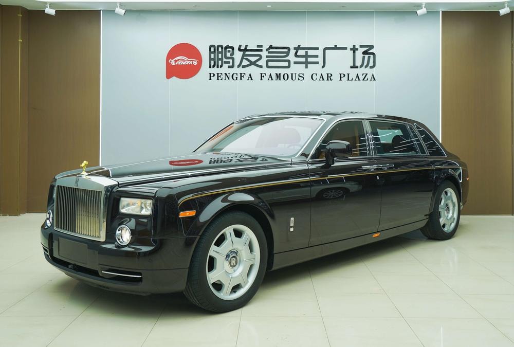 Rolls-Royce Phantom 2011 — фото автомобиля 1