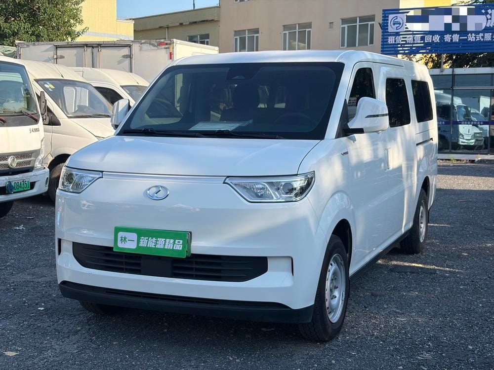 Ruichi EC75 2025 — фото автомобиля 1