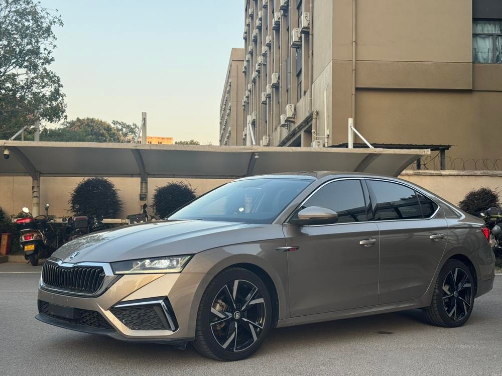 Skoda Octavia 2022 — фото автомобиля