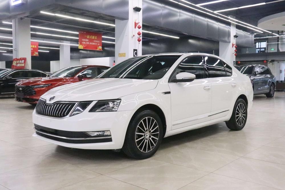 Skoda Octavia 2018 — фото автомобиля 1