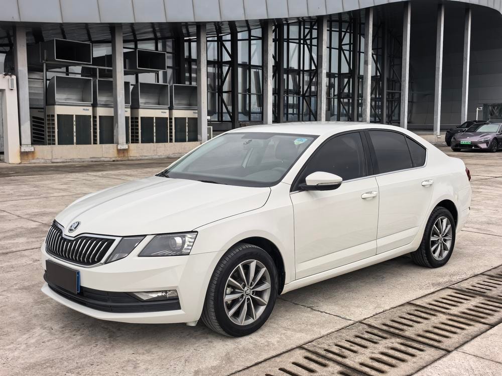 Skoda Octavia 2022 — фото автомобиля