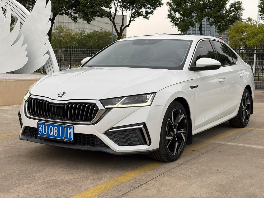 Skoda Octavia 2022 — фото автомобиля