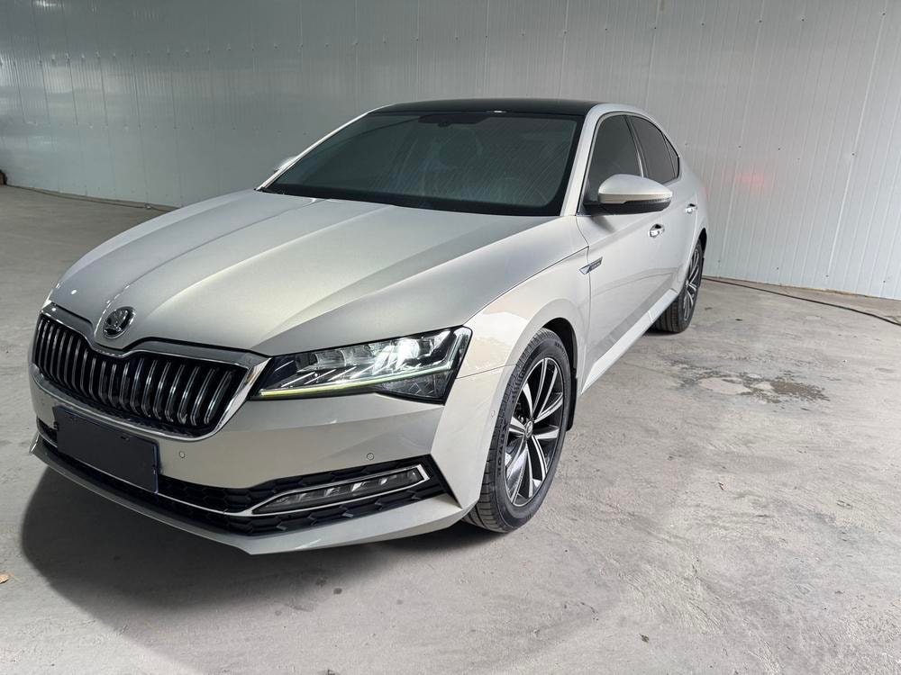 Skoda Superb 2022 — фото автомобиля