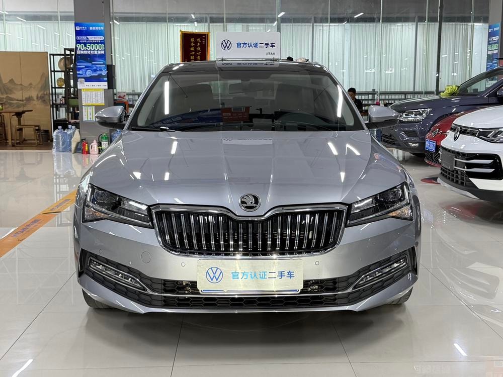 Skoda Superb 2023 — фото автомобиля