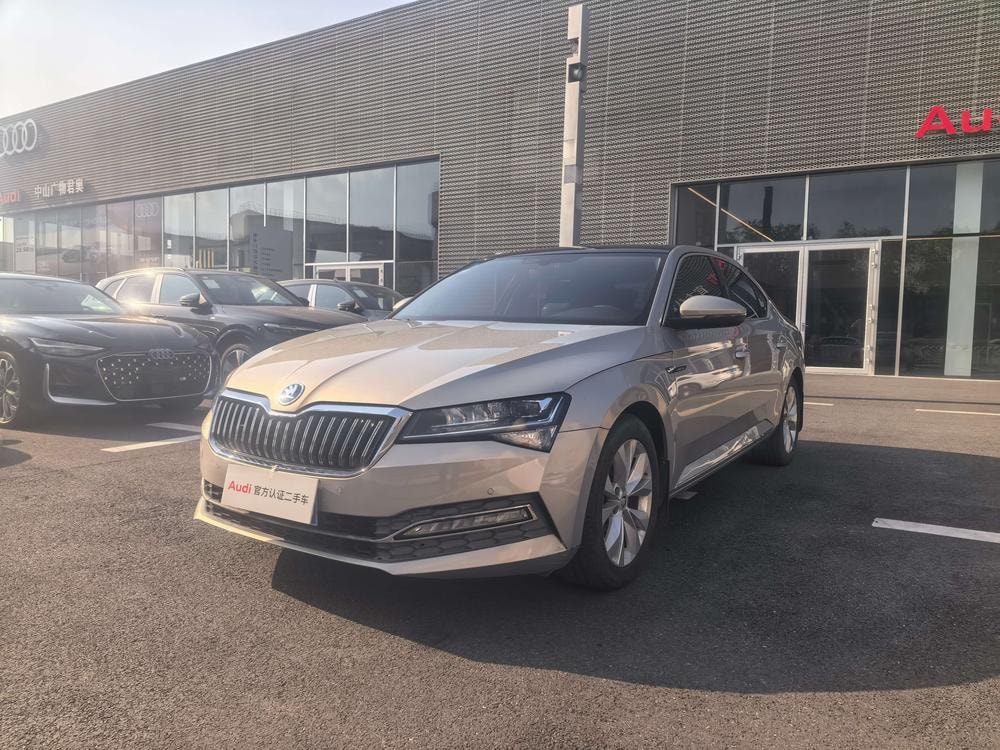 Skoda Superb 2019 — фото автомобиля