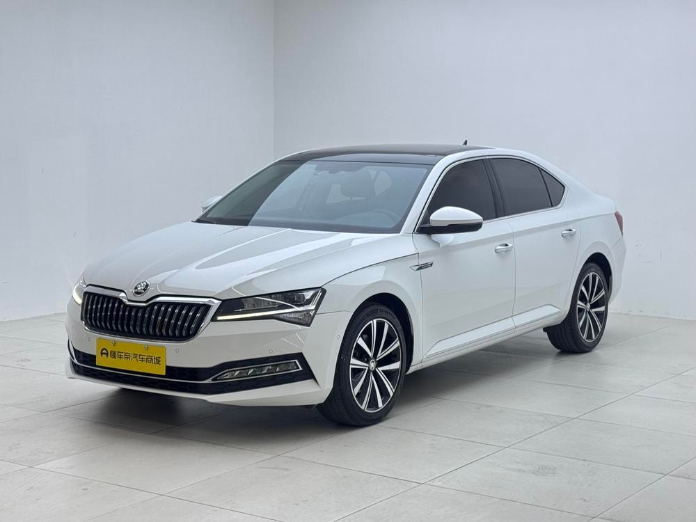 Skoda Superb 2024 — фото автомобиля 1