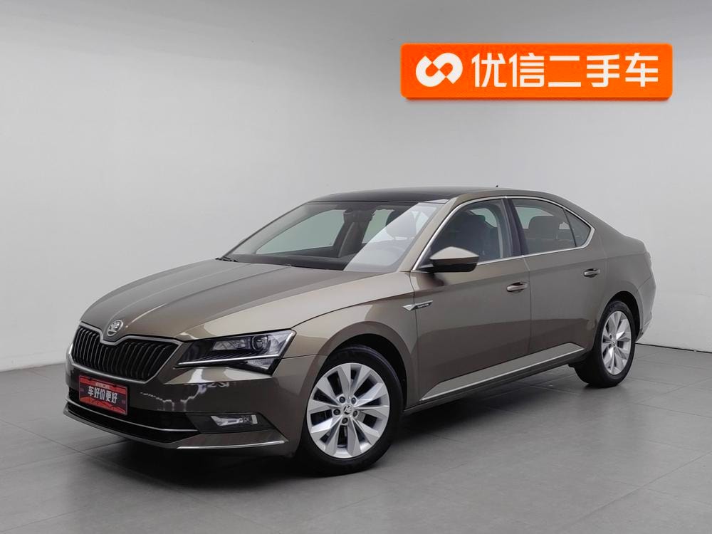 Skoda Superb 2016 — фото автомобиля 1