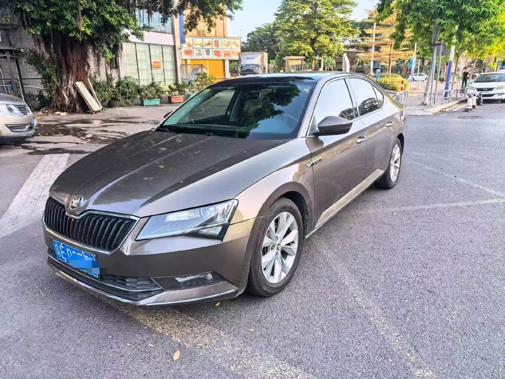 Skoda Superb 2016 — фото автомобиля