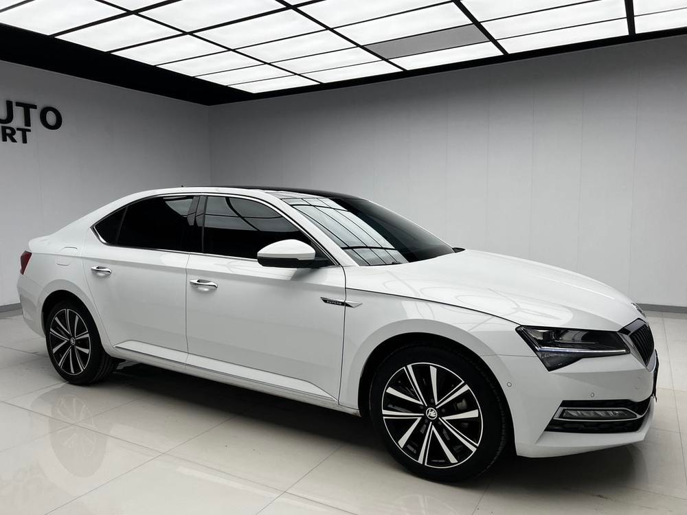 Skoda Superb 2024 — фото автомобиля