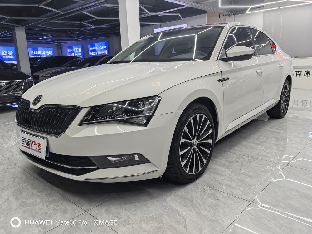 Skoda Superb 2018 — фото автомобиля