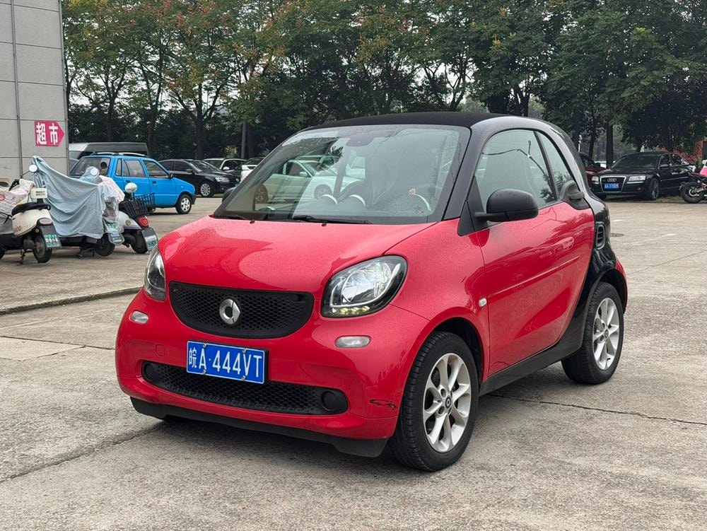 Smart fortwo 2015 — фото автомобиля