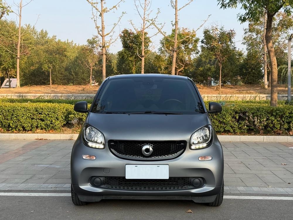 Smart fortwo 2018 — фото автомобиля