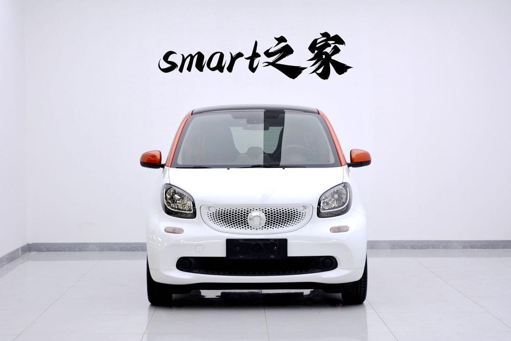 Smart fortwo 2015 — фото автомобиля