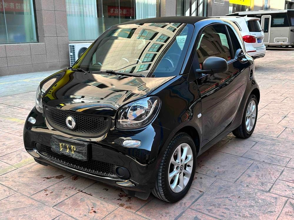Smart fortwo 2015 — фото автомобиля