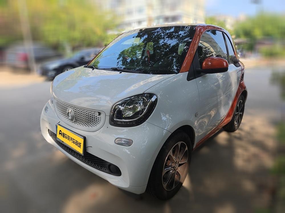 Smart fortwo 2015 — фото автомобиля