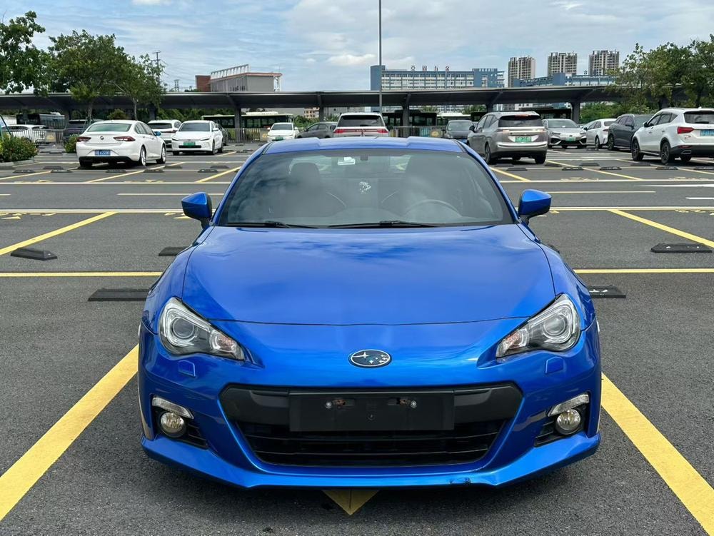 Subaru BRZ 2013 — фото автомобиля