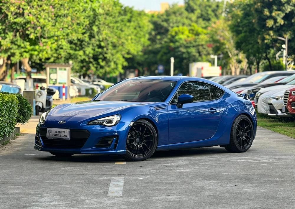 Subaru BRZ 2017 — фото автомобиля
