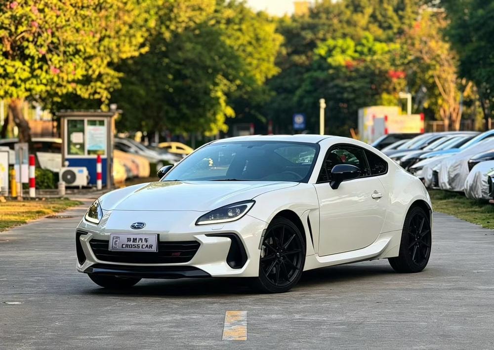 Subaru BRZ 2024 — фото автомобиля