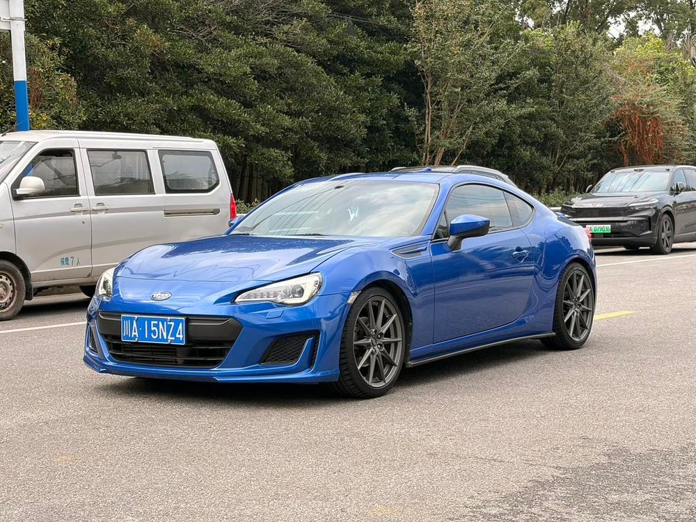 Subaru BRZ 2015 — фото автомобиля 1