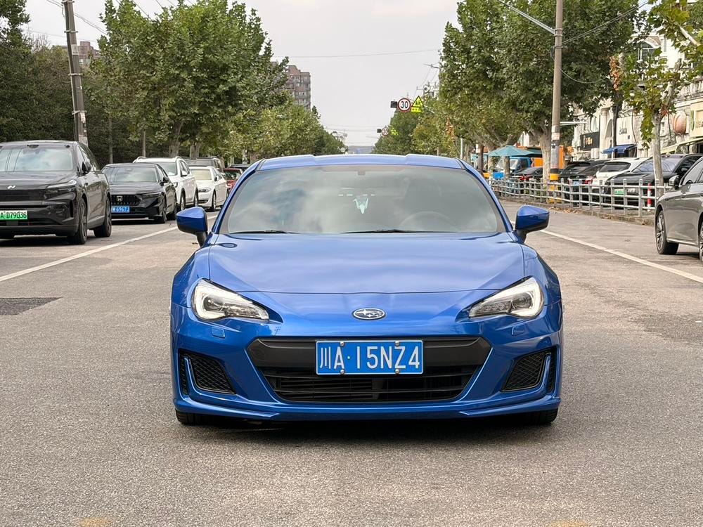 Subaru BRZ 2015 — фото автомобиля