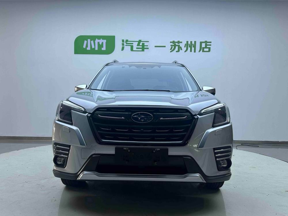 Subaru Forester 2022 — фото автомобиля