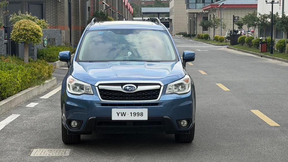 Subaru Forester 2013 — фото автомобиля