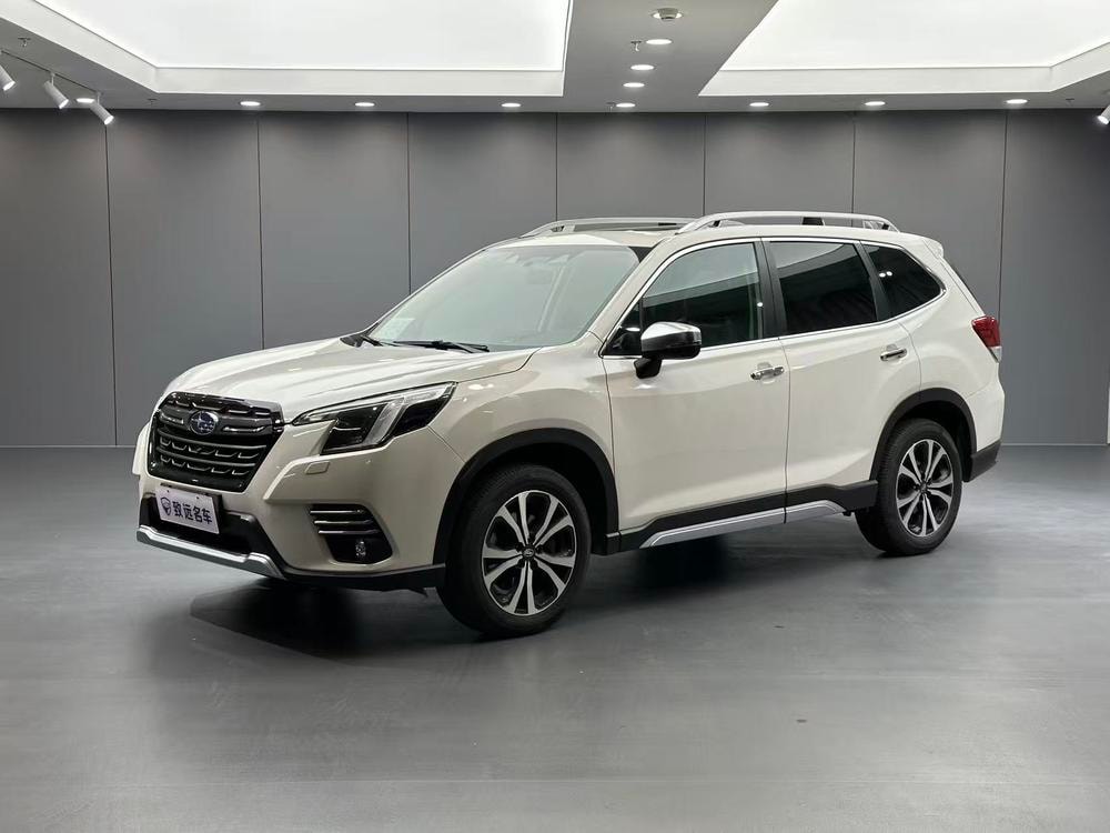Subaru Forester 2022 — фото автомобиля