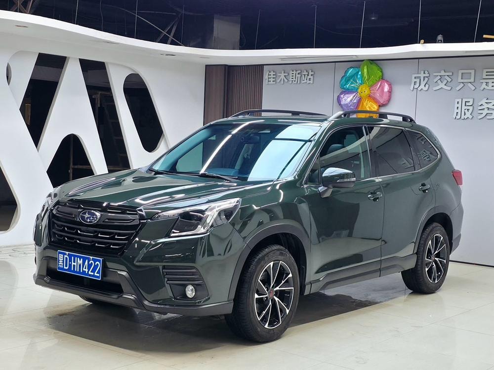 Subaru Forester 2022 — фото автомобиля