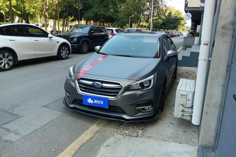 Subaru Legacy 2020 — фото автомобиля 1