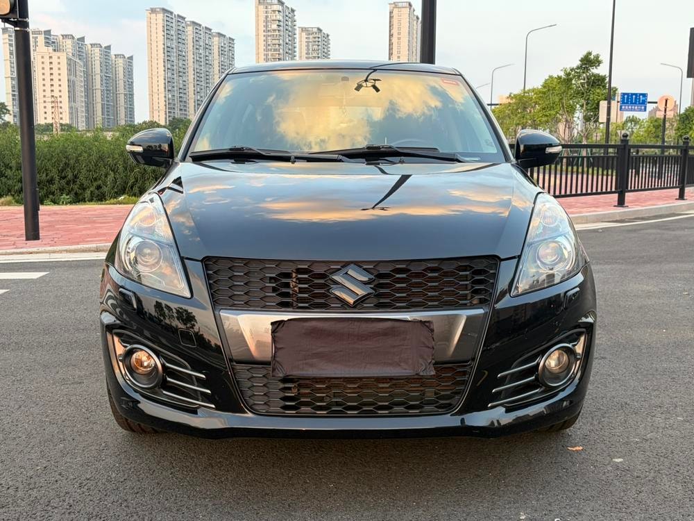 Suzuki Swift Sport 2014 — фото автомобиля
