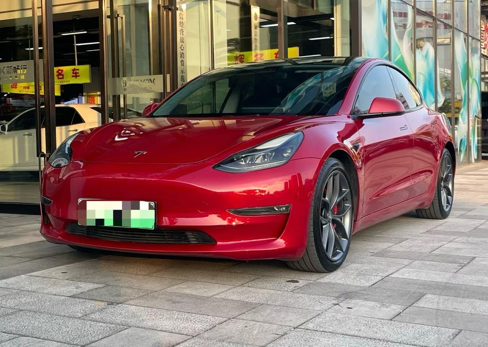 Tesla Model 3 2021 — фото автомобиля