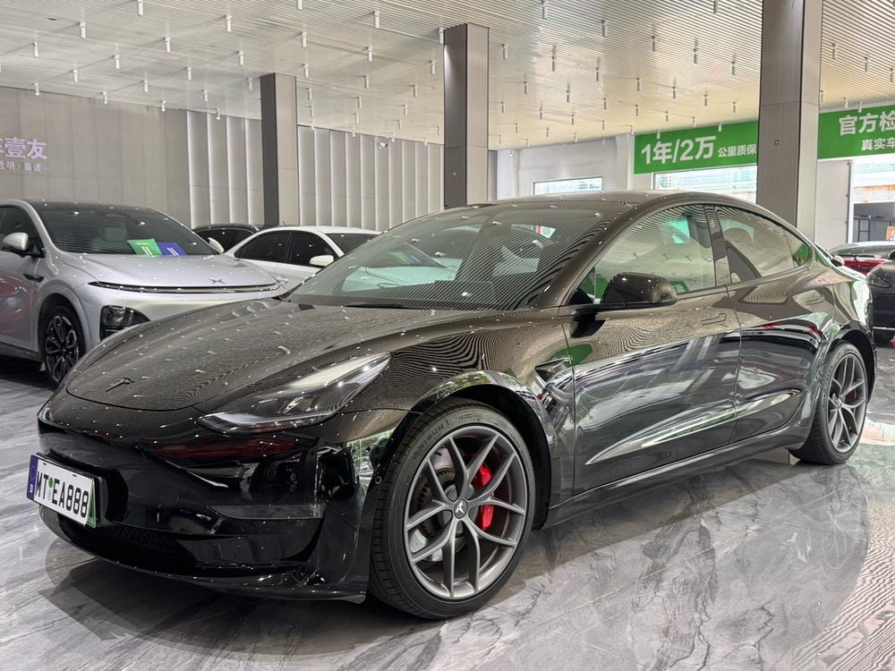 Tesla Model 3 2022 — фото автомобиля 1