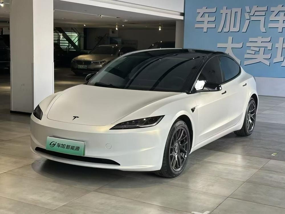 Tesla Model 3 2025 — фото автомобиля