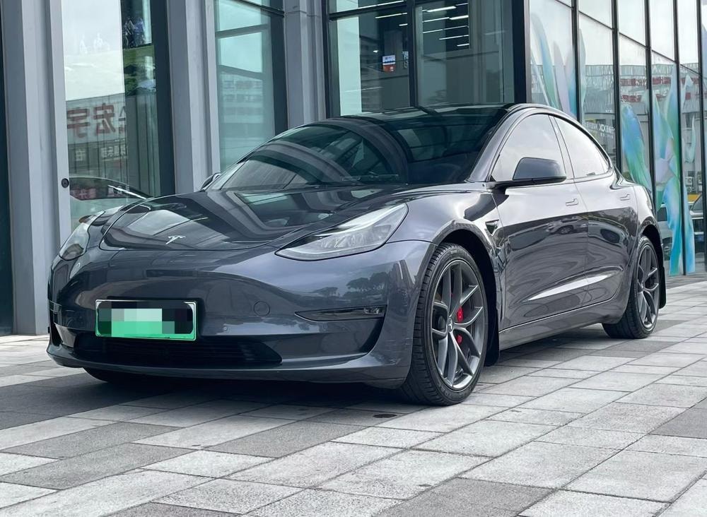 Tesla Model 3 2022 — фото автомобиля