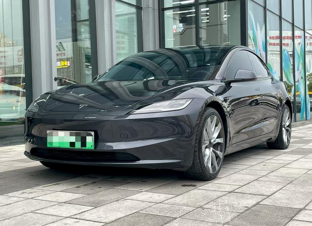 Tesla Model 3 2023 — фото автомобиля 1