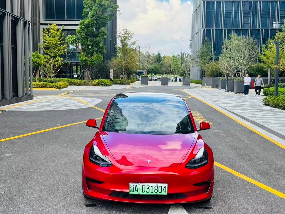 Tesla Model 3 2021 — фото автомобиля