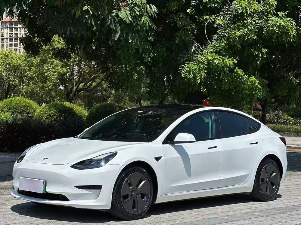 Tesla Model 3 2021 — фото автомобиля