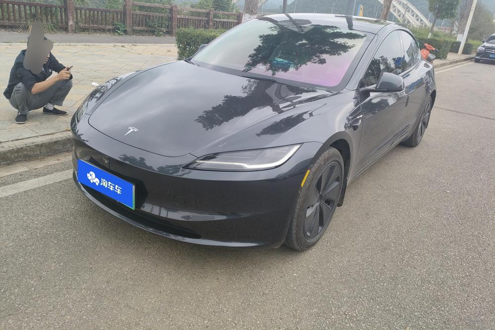 Tesla Model 3 2025 — фото автомобиля