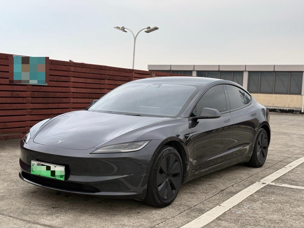 Tesla Model 3 2023 — фото автомобиля