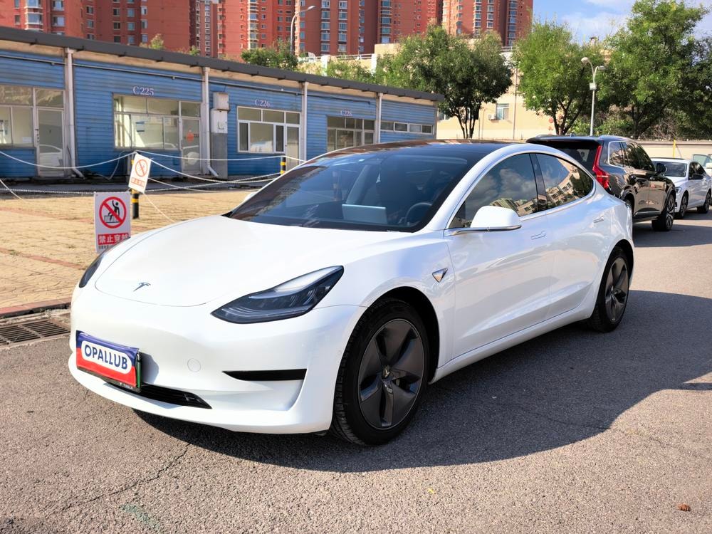 Tesla Model 3 2020 — фото автомобиля