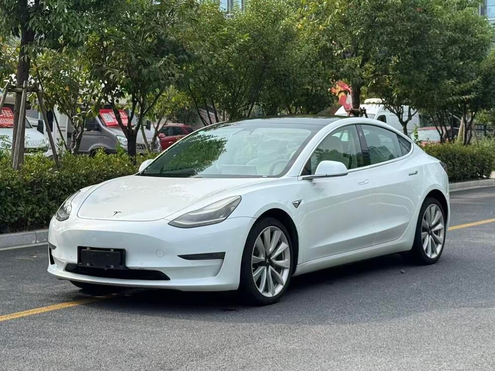 Tesla Model 3 2020 — фото автомобиля