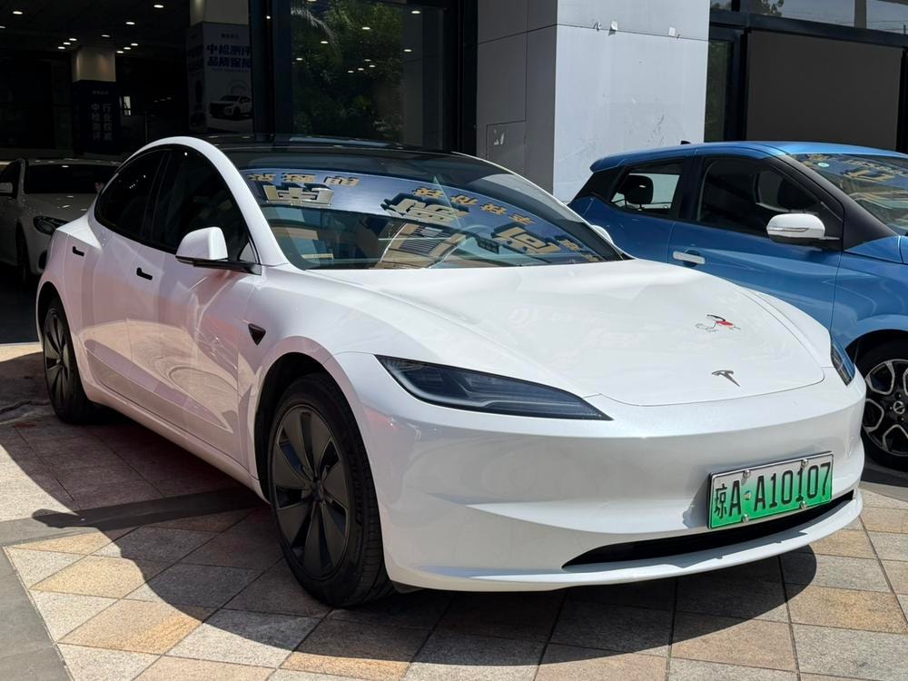 Tesla Model 3 2023 — фото автомобиля